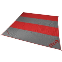 Islander Blanket 3 Islander Blanket -Outdoor Equipment Store ENO Islander Blanket charcoal red 2