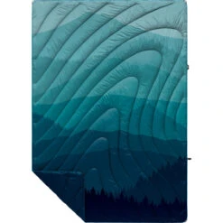 Rumpl Original Puffy Blanket - Printed 1-Person 2 Rumpl Original Puffy Blanket - Printed 1-Person -Outdoor Equipment Store TPPB BRF 1BLUE RIDGE FADE OGPUFFY 1P FLATLAY