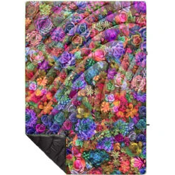 Rumpl Original Puffy Blanket - Printed 1-Person 8 Rumpl Original Puffy Blanket - Printed 1-Person -Outdoor Equipment Store TPPB SUC 1 PSYCHEDELIC SUCCULENT OGPUFFY 1P FLATLAY
