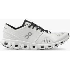 On Running Women's Cloud X 4 On Running Women's Cloud X -Outdoor Equipment Store cloud x 2 fw20 white black w g1